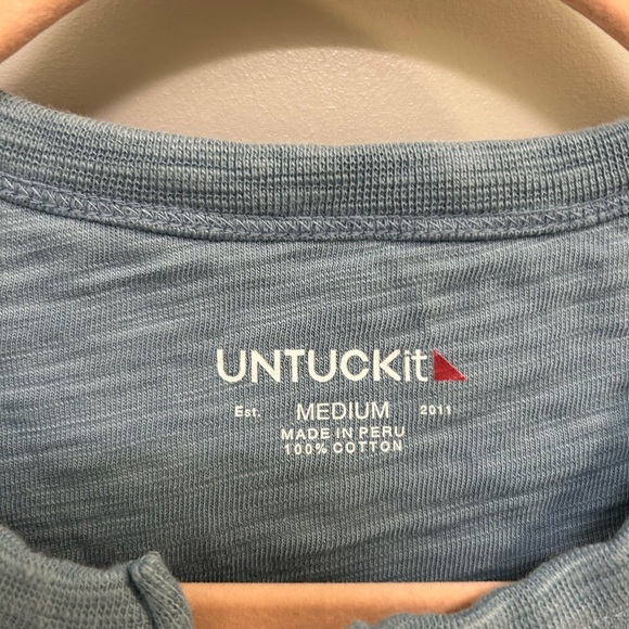 UNTUCKit Long Sleeve Henley Blue EUC size medium A0373 - Picture 6 of 6